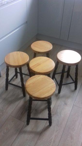 5 small wooden stools (46cm)