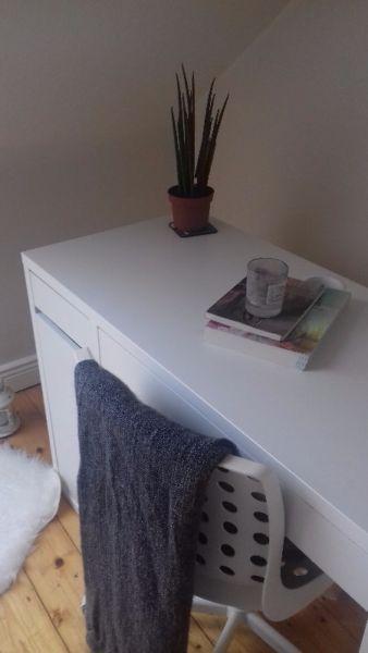 Ikea white desk and chair 4 months old never used