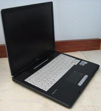 Fujitsu Siemens Amilo Pro v2020 laptop