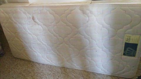 2nd hand comfortable single mattress for sale