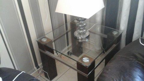 2 side tables with 2 lamps