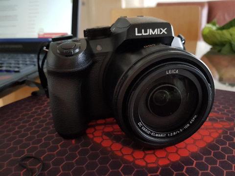 LUMIX FZ300 4K 24X F2.8 Long Zoom Digital Camera + SD Card 32GB + BAG