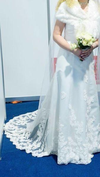 Beautiful Alfred angelo wedding dress