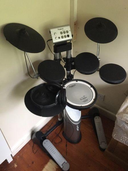 Roland Electric Drums with Amplifier