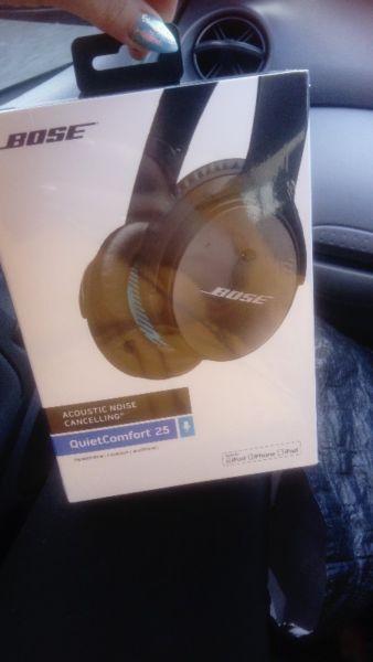 New sealed in box bose headphones Q25