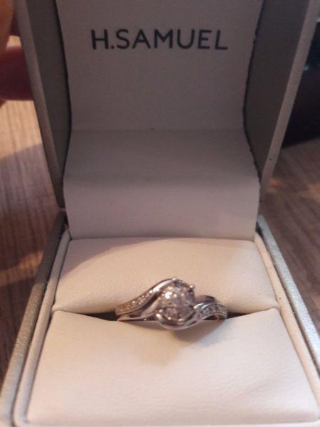 Ladies Engagement Ring (size L)