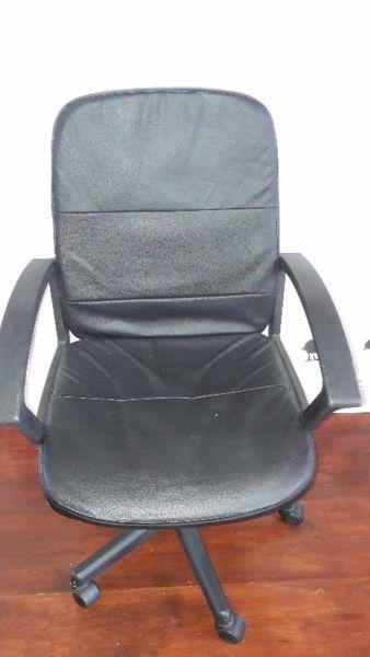 Black office swivel chair