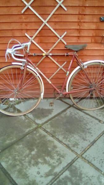 vintage robinhood racing bike for restoring