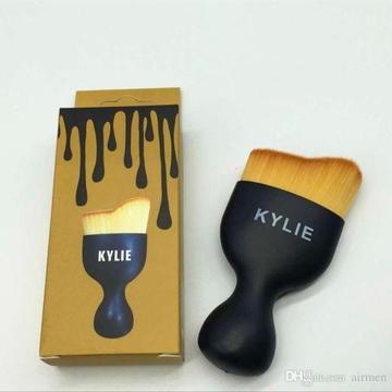 Kylie brush