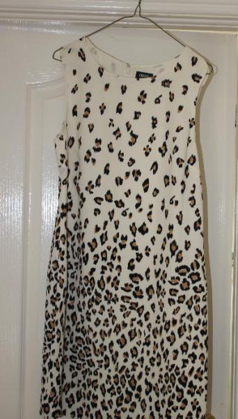 Leopard print on cream dress - Oasis - Size 12