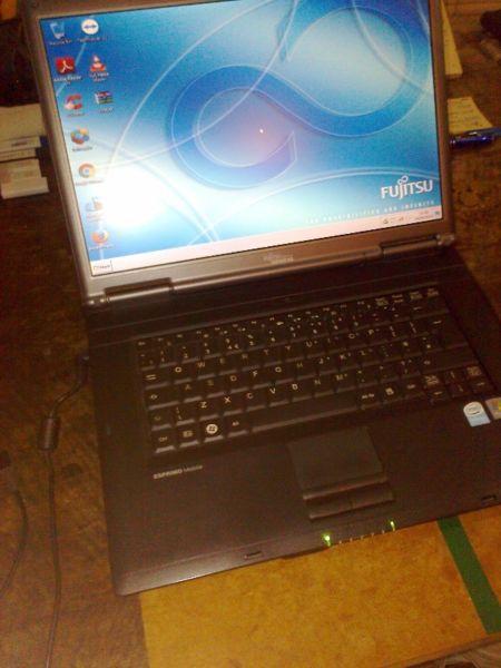 Fujitsu Siemens Esprimo V5535 - Laptop