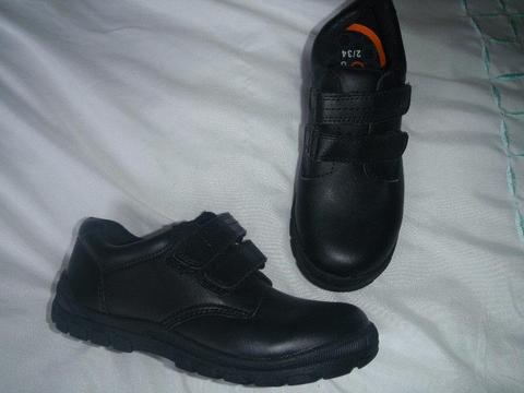 Brand New boys shoes size 2(34)wide fitting, sell or swap- read