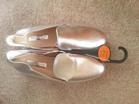 Ladies Shoes UK Size 4 Silver Colour