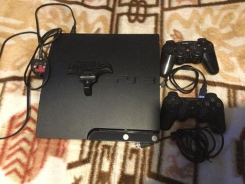 PS3 with 30 games + 2 controllers