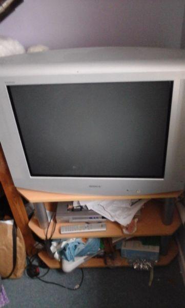 Free Sony Trinatron tv 37 inch and tv stand