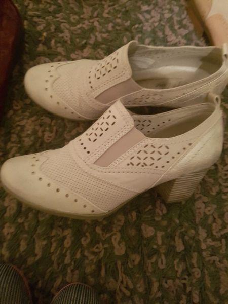 White Golf Shoes