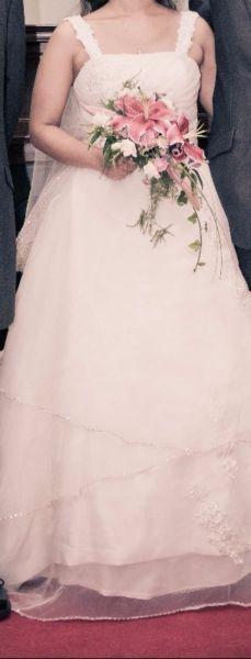 Wedding dress princess style