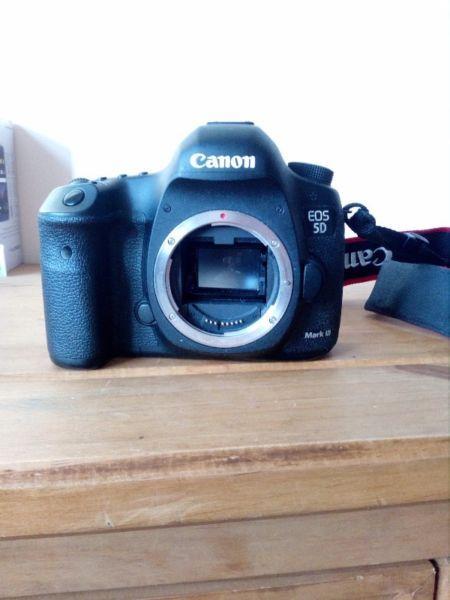 5d canon mark iii camera with battery grip