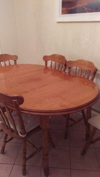 Table and six chairs immaculate condition