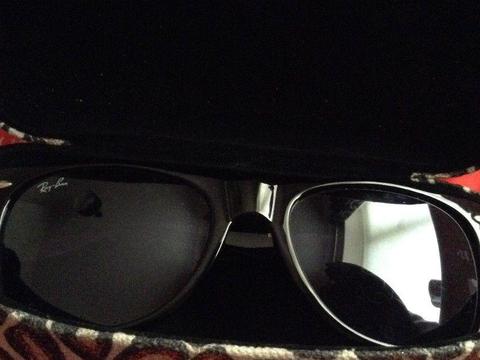 Raybands sunglasses 100% real come with case unwanted gifts brand news