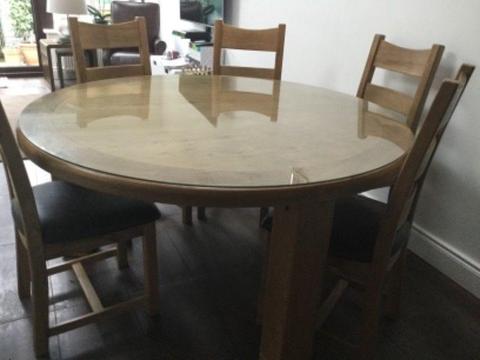 Harvey Norman Kingston table & chairs