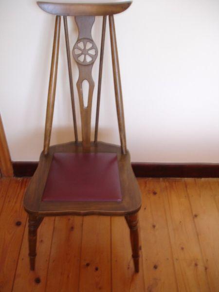6 Old Charm Oak Dining/Kitchen Chairs Windsor Wheelback
