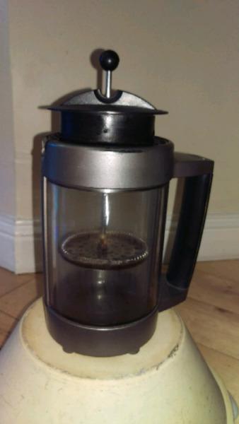 Coffee and Tea MAKER in excellent condition working very well!!!