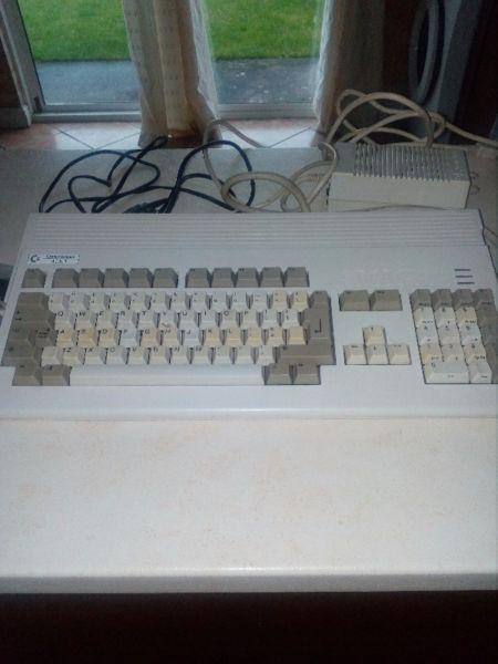 Vintage Computer/ Amiga Commodore Bundle