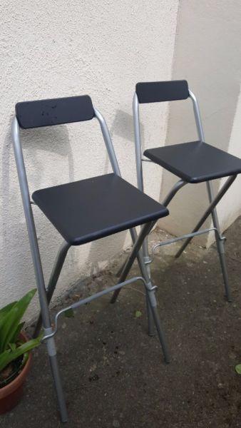 folding bar stools (2 items)