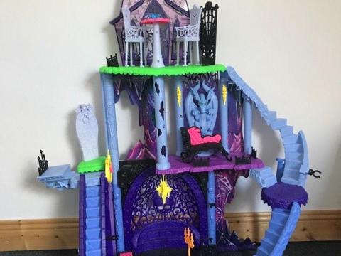 Monster high castle