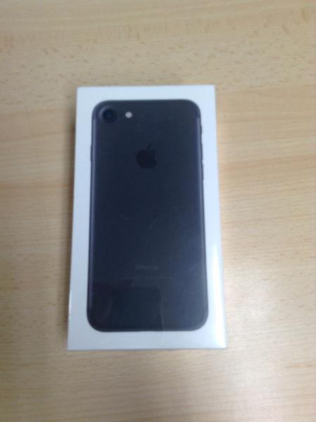 NEW Apple iPhone 7 32GB in Black unlocked