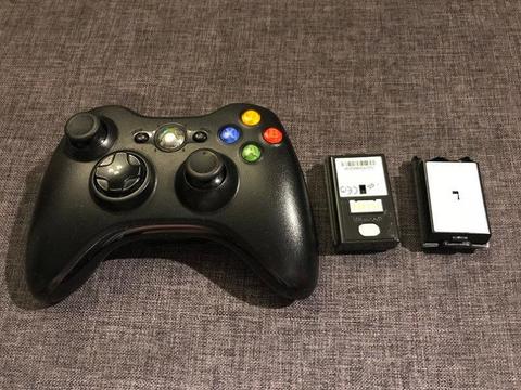 2x Xbox 360 controller with rechargeable battery