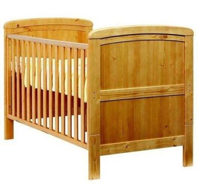 Mamas & Papas Hayworth Cot/Toddler Bed 150 new 296