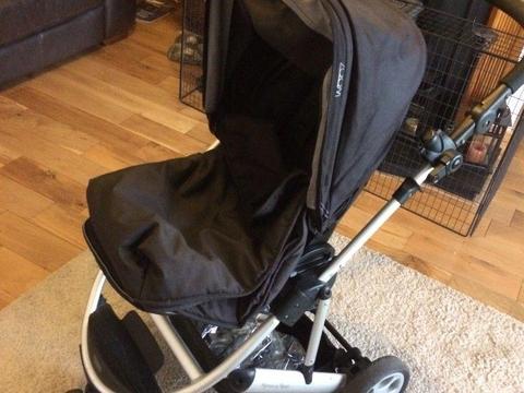Mamas & Papas Zoom carrycot and buggy