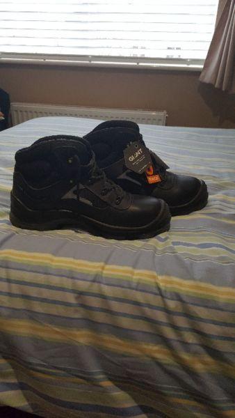Size 11 mens work boots, brand new never worn €50 ono
