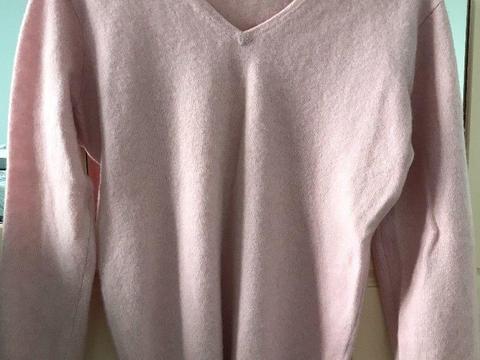 100% cashmere pink sweater size S