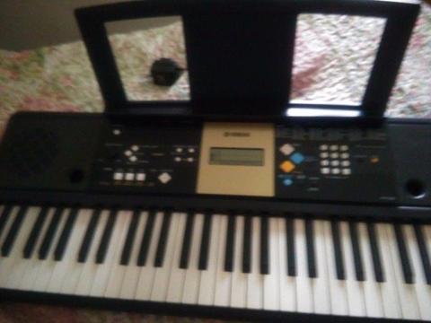 Yamaha Keyboard New / Immaculate