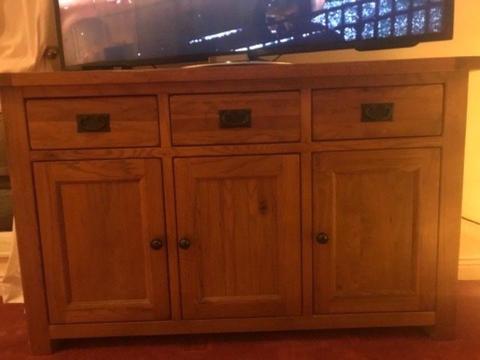 Solid oak sideboard excellent condition