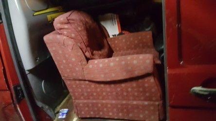 CHAIR COUCH/CHAIR FOR SALE CAN DELIVER