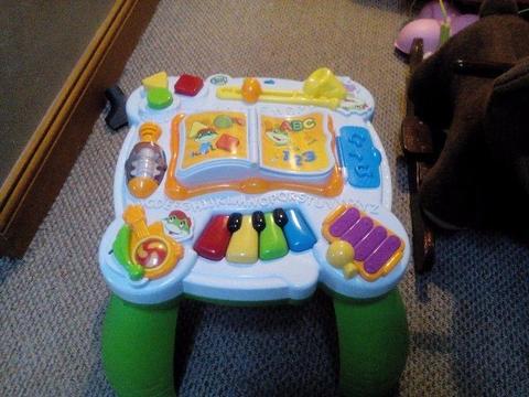 Child's musical table