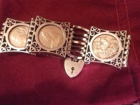 3 Gold soverign Vintage Gate Bracelet