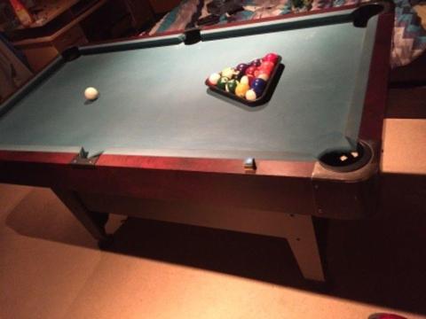 Free Pool table