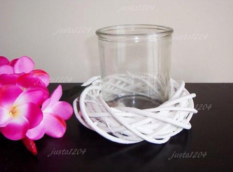 Glass candle holder with white wooden wreath