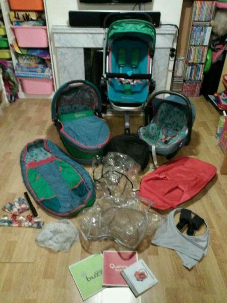 4 in 1 Quinny Buzz Travel System in Green/red with isofix base and Maxi Cosi car seat.Mint