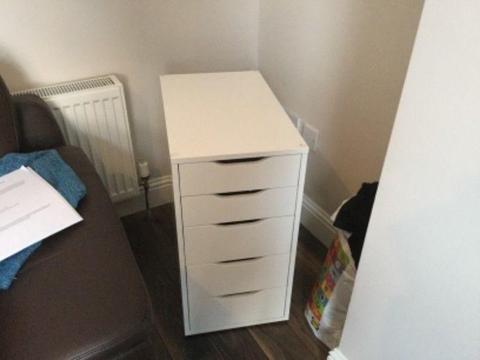 White chest of drawers - great condition!