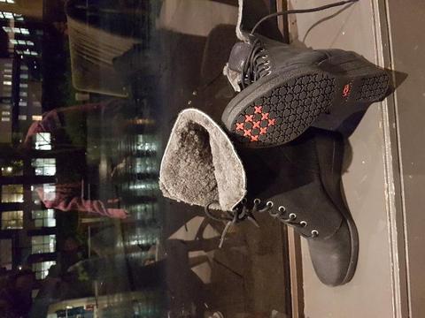 Brand New Black Boots UGG Australia size 5,5