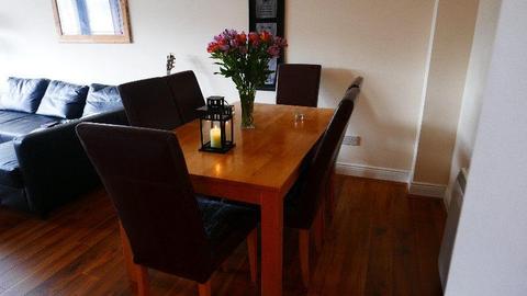 Oak table with 6 chairs - 200€ - Chapelizod area