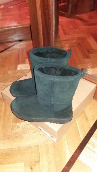 New black Uggs boots number 39