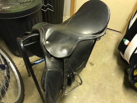 Horseriding Saddle and Hat