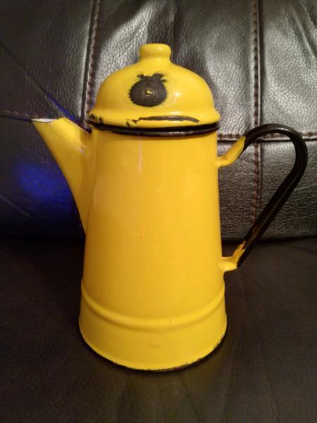 Vintage yellow enamel tea pot